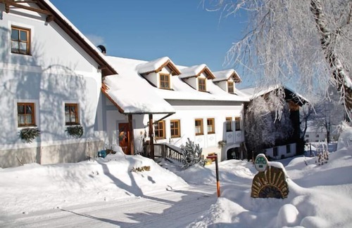 Grafenschlag Apartment | Modern, bright vacation apartment on a farm