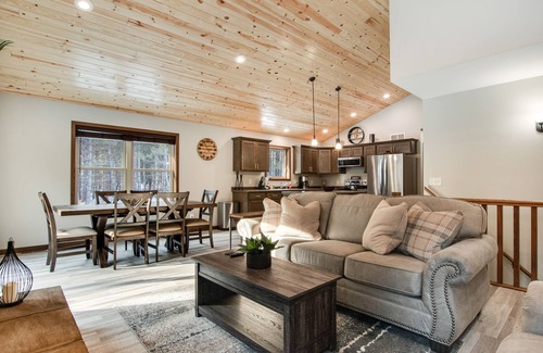 Arkdale House | Modern cabin with fast WiFi, firepit, pergola, W/D, & central AC