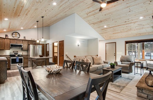 Arkdale House | Modern cabin with fast WiFi, firepit, pergola, W/D, & central AC