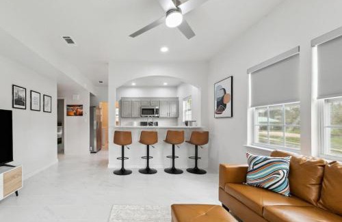 Foster Heights House | Modern Central East Austin 4BR Gem