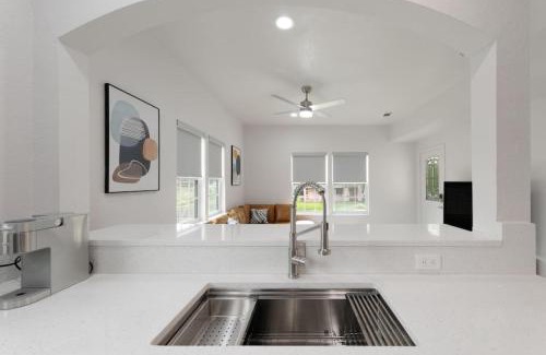 Foster Heights House | Modern Central East Austin 4BR Gem