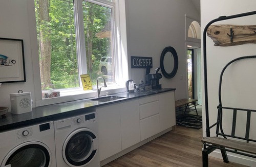 Grey Highlands Cottage | Modern Chalet with hot tub is Cyclist or hikers dream location on Bruce Trail