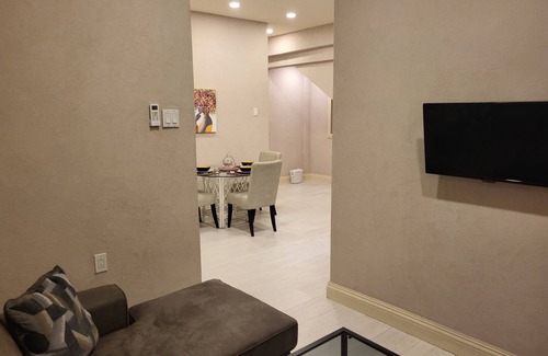 Georgetown House | Modern Comfort Close to Embassies and Hotel Area
