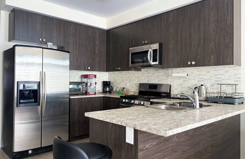 Alcona House | Modern & Comfy 2BR Townhome—Mins to Innisfil Beach Park & Friday Harbour Resort!