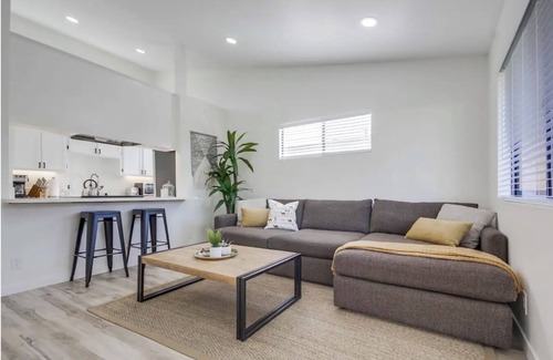 Pacific Beach Apartment | Modern & Comfy Apt Near It All + Parking!