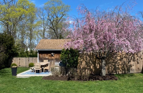 Mattituck Cottage | Modern Cottage with New Heated Pool