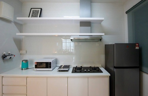 Taman Daya Apartment | Modern & Cozy 3BR Apt ARC at Austin, Free Parking