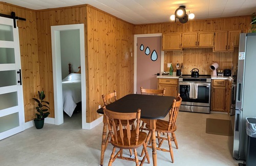 Bonne Bay Pond Cabin | Modern Cozy Cabin On Bonne Bay Pond. 10 min from Gros Morne National Park!