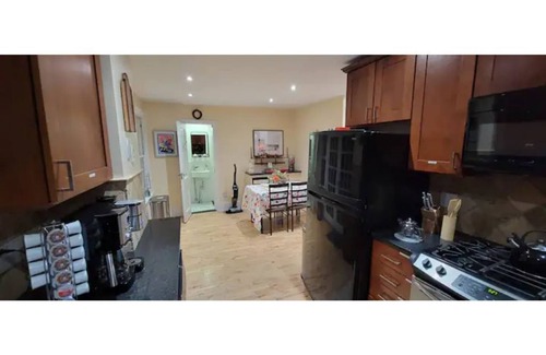 Albany House | Modern & Cozy Cntr Square Townhouse Gem from 1854