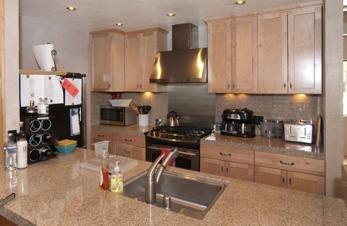 Kings Beach Condo | Modern Cozy Condo: Pool, Tennis, Pickle ball, Near Northstar and Lake Tahoe