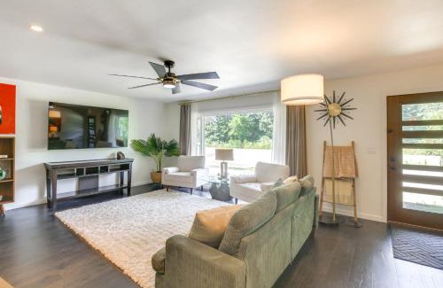 Oregon Coast House | Modern Creekside Retreat 1 Mi to Spirit Mtn Casino