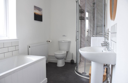 Llanyre House | Modern detached property in the heart of Wales