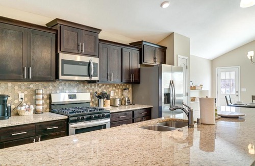 Biggs Field House | Modern El Paso Getaway with Patio and Backyard!