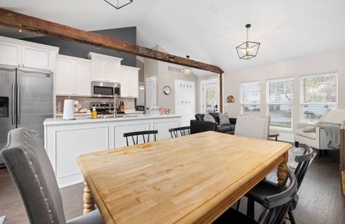 Auburn House | Modern Farmhouse in Charming Neighborhood Walking Distance to Downtown