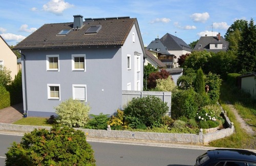 Oberkotzau Apartment | Modern furnished vacation apartment (65 sqm) for up to 4 people with free WiFi