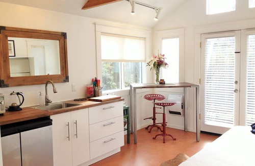 West Eugene House | Modern Garden Oasis by CosiDesign