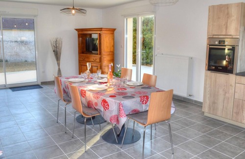Chenonceaux Cottage | Modern Gîte with Garden, Near Loire Castles & Zoo, All-Inclusive, Biking & Fishing Nearby