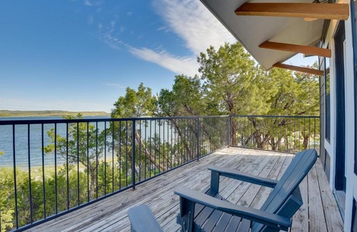 Graford House | Modern Graford Cabin Walk to Possum Kingdom Lake!