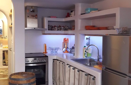 Piraeus Apartment | Modern home, fully equipped, two minutes from the Sea, restaurants, bars.