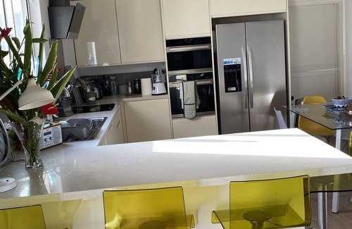 St. Andrew House | Modern Hope City House With Ocean Views