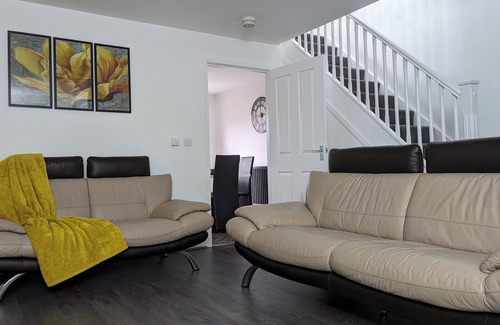 Burnley House | Modern House - 4 Bedrooms - Familyfriendly