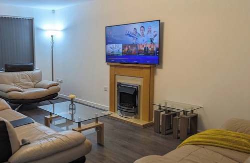 Burnley House | Modern House - 4 Bedrooms - Familyfriendly