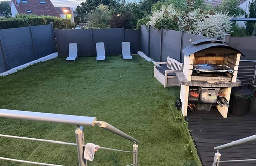 Jouy-le-Moutier House | Modern house