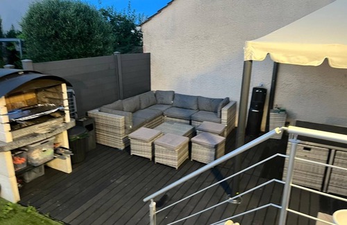 Jouy-le-Moutier House | Modern house