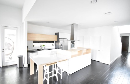 Grand Prairie House | Modern House of Photography, 4 bed, 3 bath, 2 Car Garage, EV Charger Near ATT