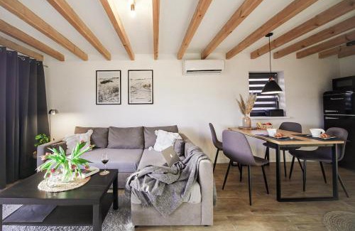 Kolczewo House | Modern house with private hot tub