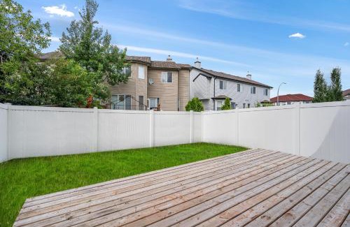 Southwest Calgary House | Modern House with Private Backyard & Fireplace
