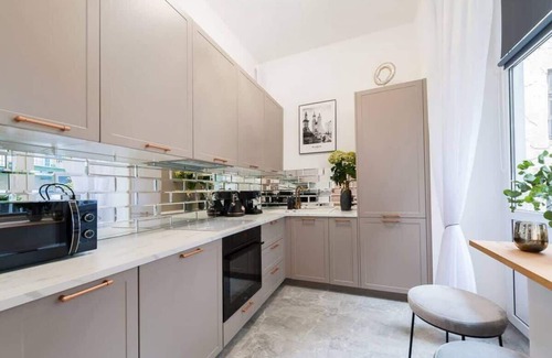 Wesoła Zachod Apartment | Modern interior near the Main Square