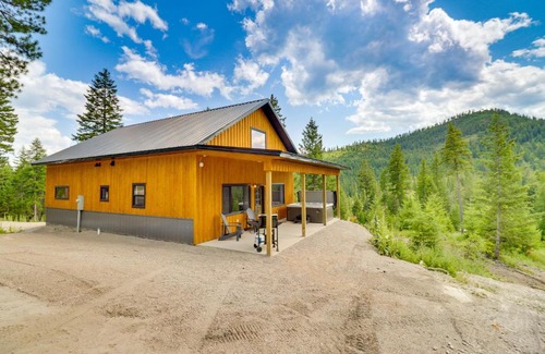 Lakeside House | Modern Lakeside Cabin with Mountain Views and Hot Tub!