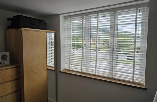 St George House | Modern, Large Open Plan 4-Bed Property in Abergele