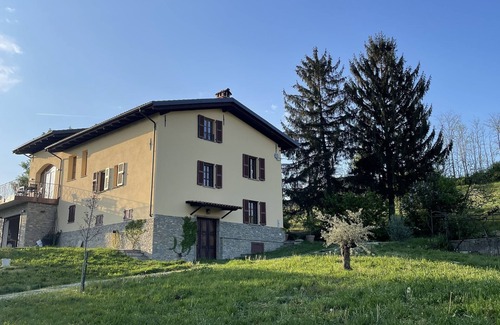 Strevi Apartment | MODERN LOFT IN THE MIDDLE OF THE VINEYARD WITH AMAZING SALT WATER POOL