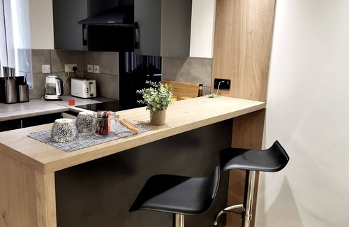 Birstall Apartment | Modern lux apt newly decorated with free car park