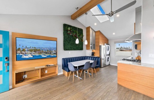Ocean Beach Apartment | Modern Luxury 2BR Apt in Heart of OB