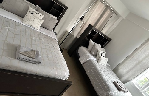 Mott Haven Apartment | Modern Manhattan Aparment with Electric Fire Place