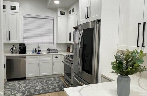 Wolf Creek House | Modern Mountain Escape | Cozy Retreat with Stunning Views