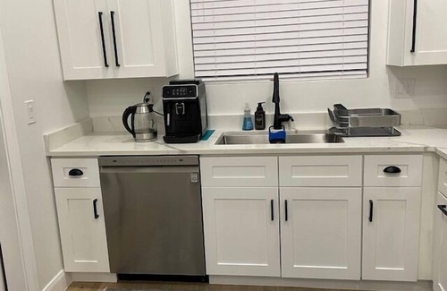 Wolf Creek House | Modern Mountain Escape | Cozy Retreat with Stunning Views