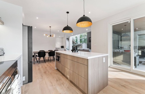 Bracebridge House | Modern Muskoka River Retreat