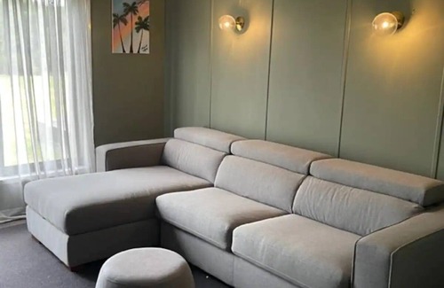 Bannockburn House | Modern New Beautiful House Near Geelong Sleeps 6-8 Adults and 5 Kids