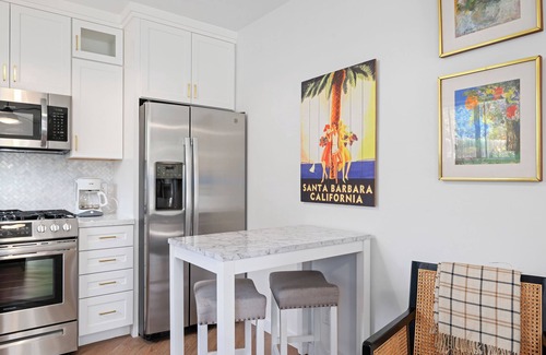 Santa Barbara Apartment | Modern One Bedroom Retreat