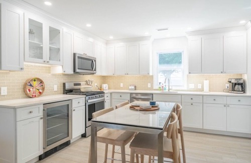 North Cape May House | Modern, open plan beach house - 2 blocks to the bay beach, pet friendly