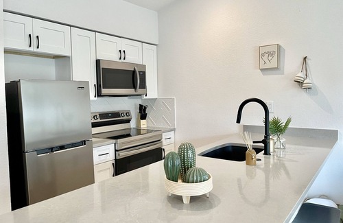 Barton Hills Condo | Modern Renovated Condo - Walk to Zilker/Barton Springs