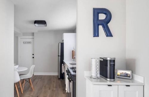 Riverside Apartment | Modern Renovated Suite in Riverside