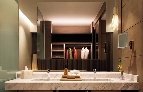 Punta Sam Hotel | Modern Resort Suite w/Rooftop Tub, VIP Lounge & Spa Access Included