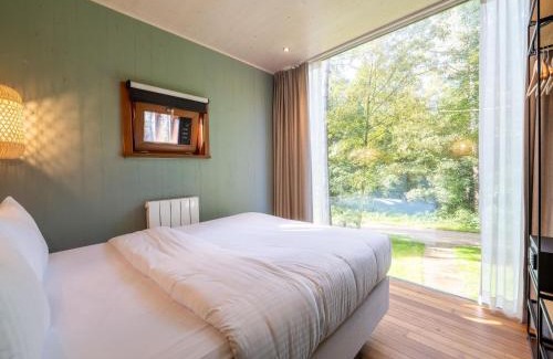 Maubray House | Modern Retreat with Rooftop