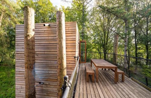 Maubray House | Modern Retreat with Rooftop