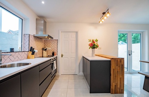 Galway House | Modern & Spacious 3-bedroom house in gorgeous Galway with Parking